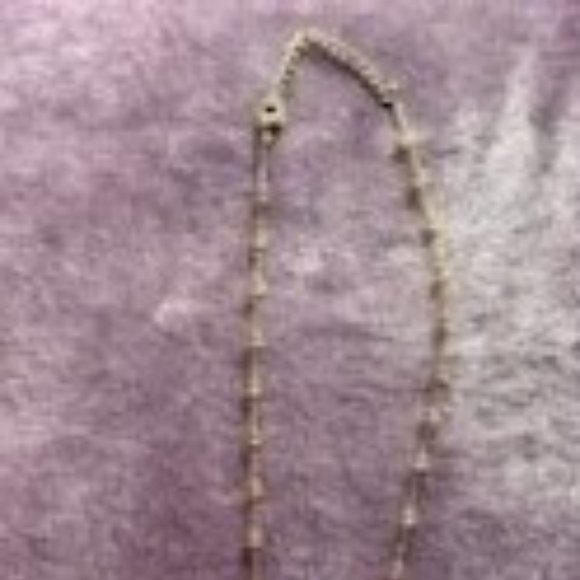 Vintage Gold-Finish Chandelier Pendant and Earrings Set - Picture 7 of 7